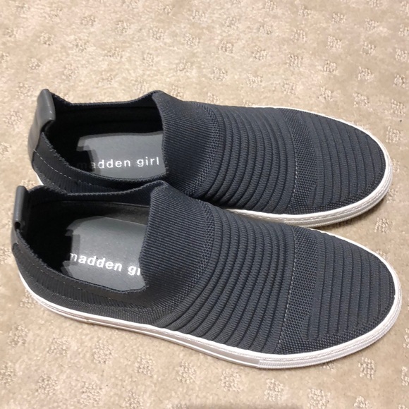 REPOSH Madden Girl Knit Sneakers - Picture 3 of 4